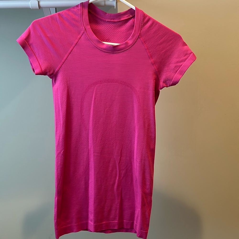 Lululemon Swiftly Tech Short Sleeve Shirt Hip Length